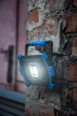 Airam Worky Strålkastare IP65 USB